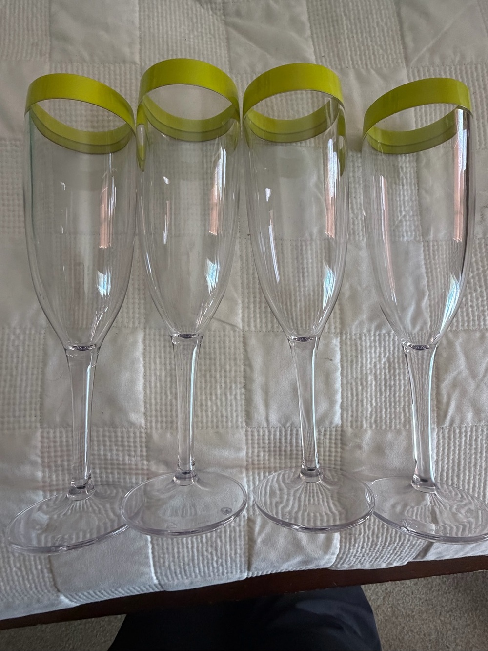Set of 4 Tupperware champagne flutes plastic